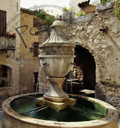 Fontana Di Urna Capace